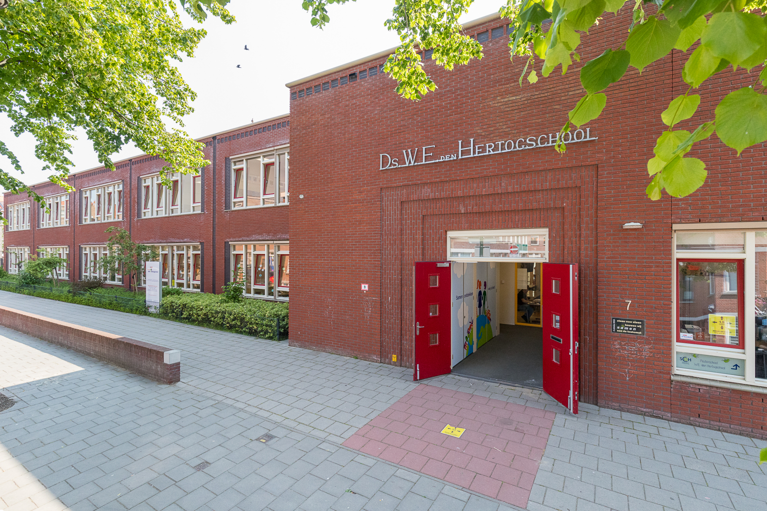 Ds. W.E. Den Hertogschool